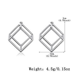Macro view of geometric silver square earrings with precise size measurements and 2cm scale