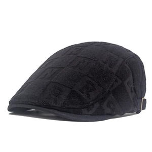Men's winter black ivy cap with plush 'R' letter pattern and metal side buckle