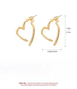 Technical size chart for golden heart earrings showing weight, dimensions, and alloy material