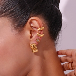 Irregular heart rectangular earrings and twist ear cuffs set in golden stainless steel