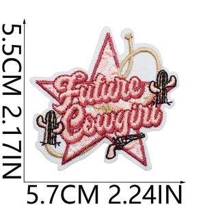 Λεπτομερής όψη του κεντητού αστεριού Future Cowgirl με μοτίβα κάκτου και πιστολιού