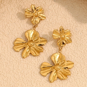 Vintage 18K Gold Plated Stainless Steel Double Flower Drop Earrings For Women Fashion Ins Style Floral Jewelry Gift