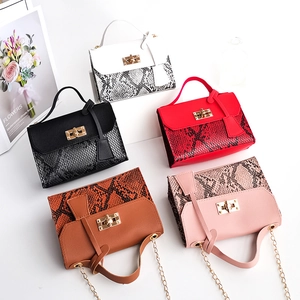 Women Shoulder Crossbody Bag PU Leather Snakeskin Pattern Patchwork Gold Chain Turn Lock Small Square Handbag