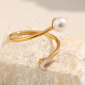 Minimalist 18K gold-plated stainless steel snake ring with pearl and pear-cut zircon