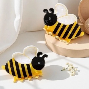 Cute bee-shaped acrylic hair claw clip with rhinestones for women hair styling