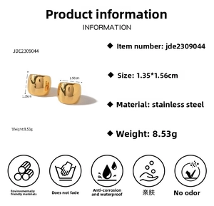 Polished gold stainless steel hoop earrings weighing 8.53g with 1.35cm diameter