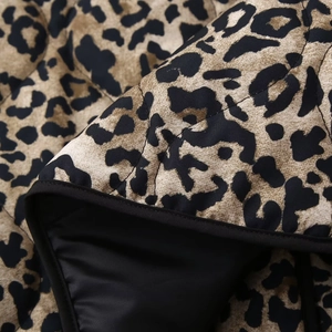 Loose leopard print quilted jacket for women with black lining and vintage pattern