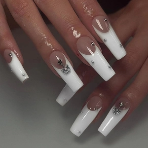 Long Coffin Press On Nails White French Tip With Silver Metal Cross And Beads Elegant Y2K Style Artificial Fake Nails