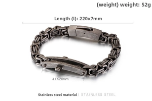Detailed view of stainless steel Byzantine chain bracelet with dimensions 220mm length and 52g weight
