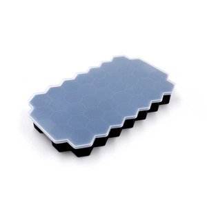Stampo per ghiaccio in silicone nero alimentare con coperchio per cubetti a nido d'ape