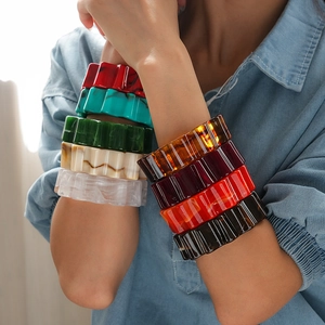 Bracciale Rigido Acrilico Bordo Ondulato Motivo Marmorizzato Retro Gioielli Di Moda Per Donne