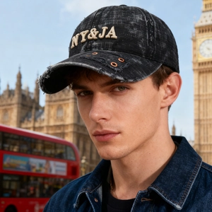 Casquette de baseball vintage noire avec broderie NY&JA et détails métalliques