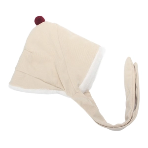 Detail der Baby-Wintermütze mit Cordstoff und weichem Kunstfellfutter sowie Bindebändern