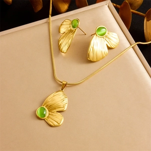 Vintage Butterfly Pendant Necklace And Stud Earrings Stainless Steel Inlaid Green Cat's Eye Stone Jewelry For Women