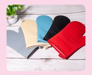 Detailed view of honeycomb silicone heat resistant oven mitts in five assorted colors