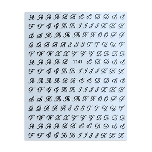 Zwarte 3D-nagelkunst alfabetstickers met A-Z letters op een witte achtergrond