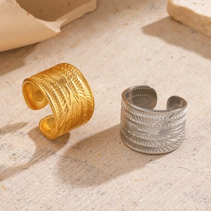 Bague Ouverte Large Vintage Rayon De Soleil Acier Inoxydable Plaqué Or 18K Géométrique Relief Hip Hop Boho Pour Femmes