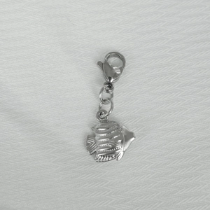 Silver fish pendant with lobster clasp and chain made of polished stainless steel