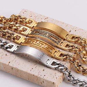 Fashionable stainless steel Cuban chain bracelets with engraved curved plates for men