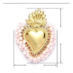 Detail of pink beaded heart pendant with stainless steel dimensions and parameters