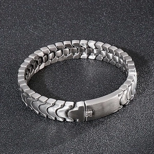 Men Stainless Steel Bracelet Dragon Bone Chain Interlocking Fish Scale Punk Industrial Minimalist Titanium Steel Jewelry