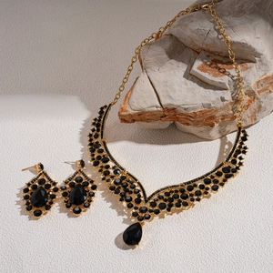 Vintage water drop jewelry set with black diamonds and gold alloy for women
