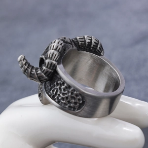 Gothic punk men's skull ring with curved horns in vintage silver finish relief