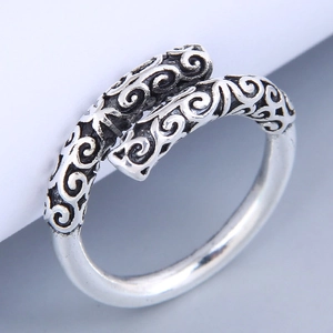 Anello aperto vintage in argento con motivi a nuvola incisi per donna e ragazza