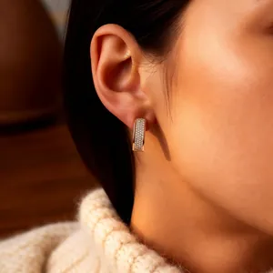 Boucles d'oreilles en U plaquées or rose 18 carats avec micropavé de zircons blancs