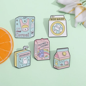 Set di 5 spille creative in smalto con simpatici disegni di scatole di latte e cereali