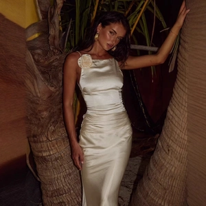 Abito Maxi In Raso Schiena Scoperta Stringato Con Decorazione Floreale 3D Serata Elegante Per Donne
