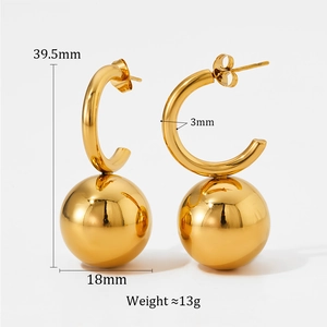 Detail showing dimensions and specifications of 18mm golden hollow sphere earrings