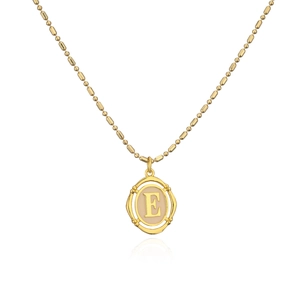 Collar minimalista de latón chapado en oro con colgante letra E y cadena de bolitas