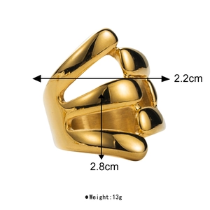 Detailed view of irregular 18k gold plated ring with dimensions 2.8cm and weight 13g