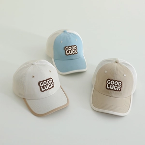 Atmungsaktive Mesh-Baseballkappen für Kinder mit GOOD LUCK-Stickerei in drei vielseitigen Farben