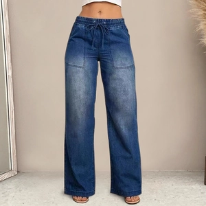 Blauwe damesjeans met wijde pijpen voorzien van elastische trekkoord en opgestikte zakken