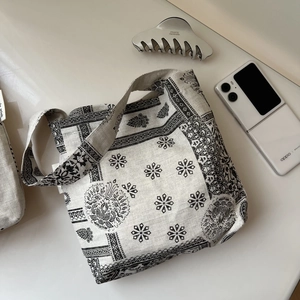 Retro paisley print linen shoulder bag for women in minimalist aesthetic scene