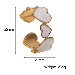 Détails des dimensions 55mm par 25mm et poids de 25,5g du bracelet cœur doré