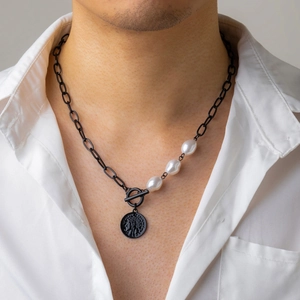 Vintage Black Alloy Chain Necklace With White Baroque Imitation Artificial Pearls Portrait Coin Pendant OT Clasp Unisex Clavicle Jewelry