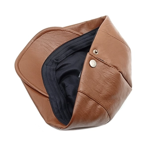 Berretto retrò in pelle PU marrone con fibbia argentata e finitura testurizzata unisex
