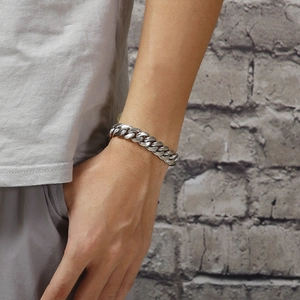 Polished stainless steel curb chain bracelet for men with industrial street style design