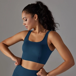 Détail de la texture alvéolée sans couture bleu marine sur l'ensemble de sport