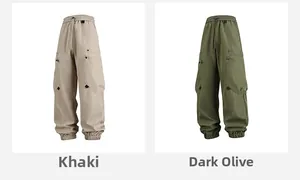 Detalle de pantalones cargo caqui y verde militar con cordón y bolsillos laterales 3D