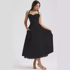 French style floral sweetheart neck midi dress in black with a flared skirt and pockets