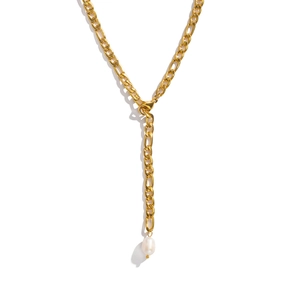 Minimalist 18K gold Figaro chain necklace featuring a baroque freshwater pearl pendant