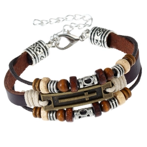 Bracciale multistrato in pelle intrecciata retrò con ciondolo a croce e perline in legno
