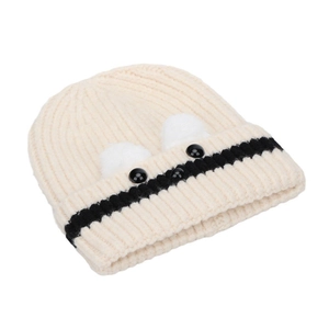 Bonnet tricoté pour femme avec motif chien, pompons et yeux en boutons noirs en blanc crème