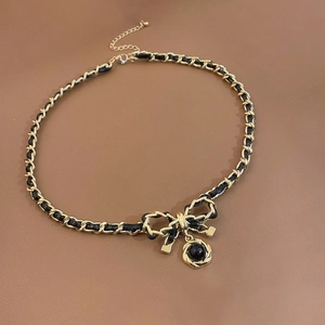 Vintage Bowknot Flower Pendant Necklace Copper PU Leather Intertwined Chain Elegant For Women