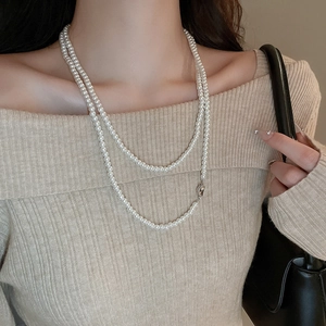 Vintage Französischer Stil Mehrlagige Kunstperlenkette Legierung Verschluss Elegante Pulverkette Für Damen