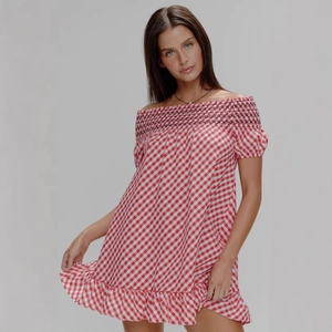 Robe à carreaux épaules dénudées pour femmes avec bustier élastique et ourlet à volants